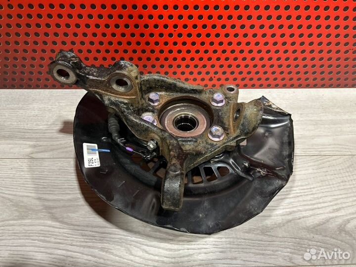 Кулак поворотный левый Lexus Es axzh10 2020