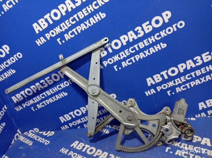 Передний правый стеклоподъемник Toyota Rav4