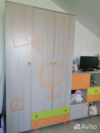 Набор детской мебели с кроватью