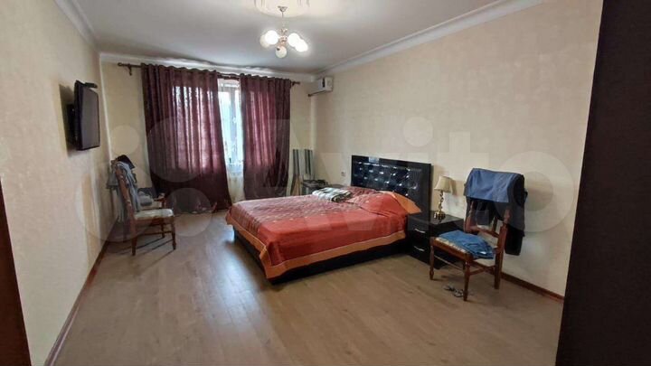 Дом 450 м² на участке 2,8 сот.