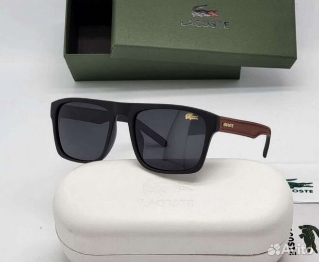 Солнцезащитные очки lacoste