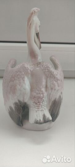 Статуэтка фарфоровая 