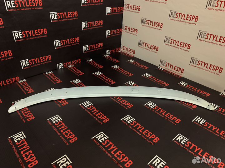 Спойлер на крышку багажника Toyota Camry 40 Белый