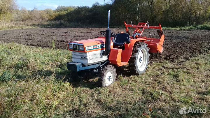 Покос травы, вспашка земли