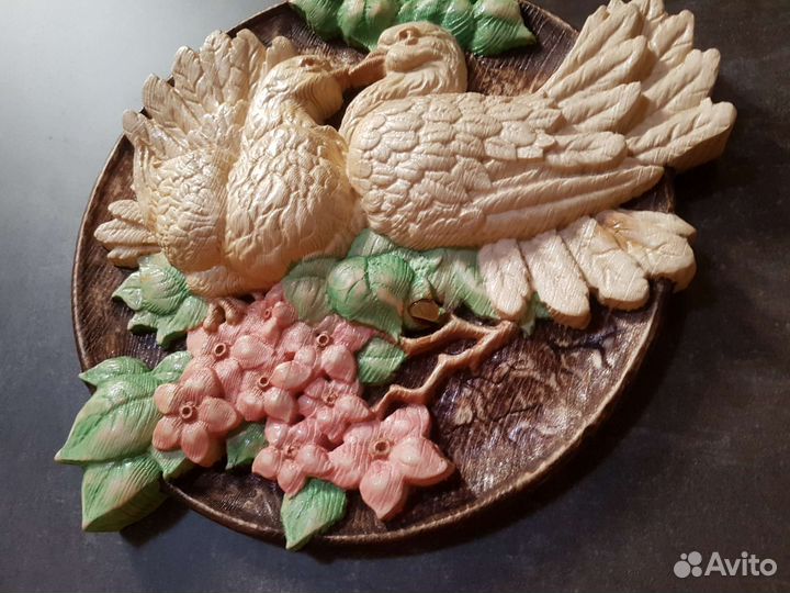 Панно из дерева Голуби