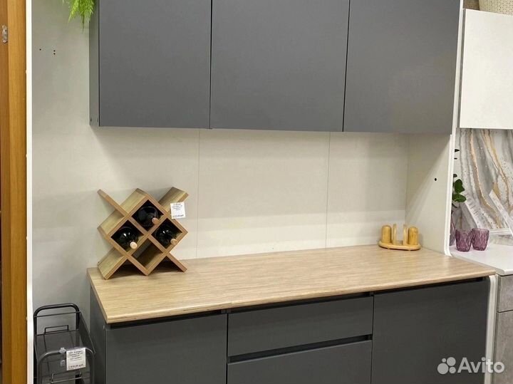 Кухонный гарнитур 160 см новый 