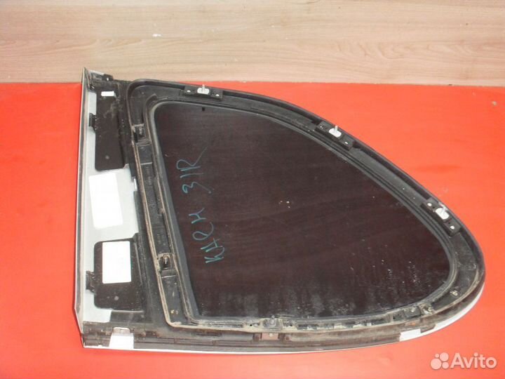 Стекло кузовное глухое заднее Porsche Cayenne