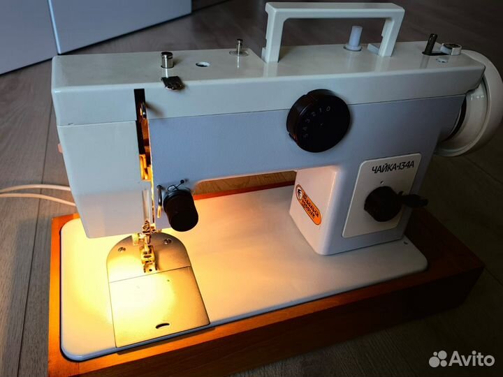 Швейная машинка Чайка 134А