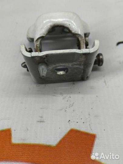 Петля двери передняя правая Citroen Berlingo