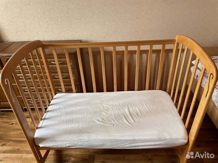 Детская кроватка
