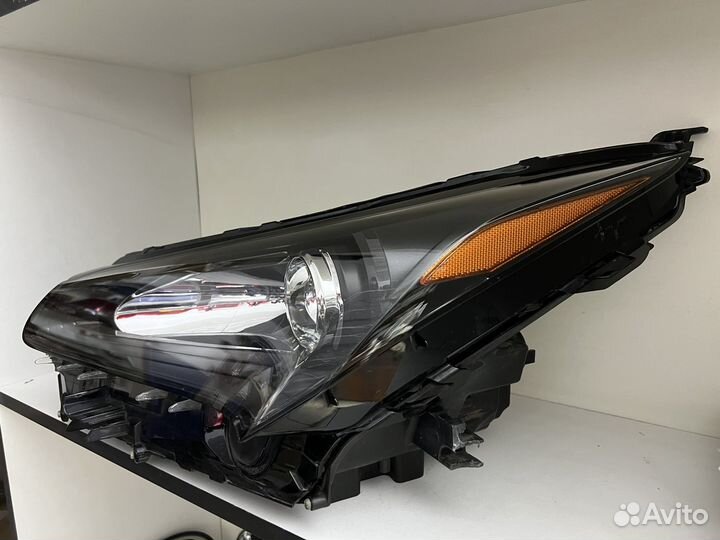 Фара левая Lexus NX 2014-2017 дорест