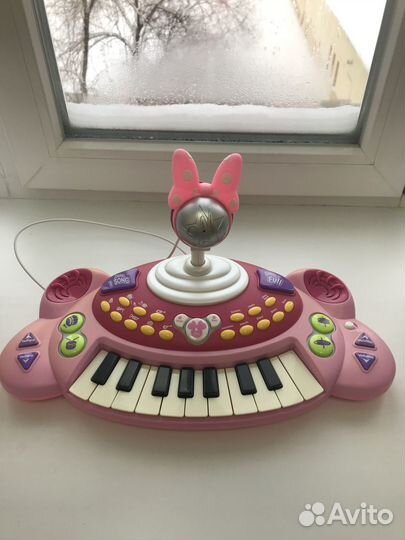 Детская игрушка синтезатор