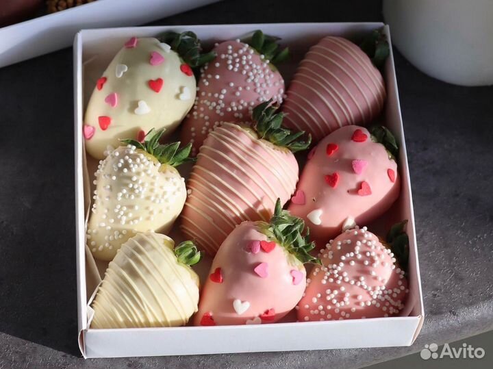 Клубника, черешня, голубика в шоколаде