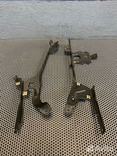 Кронштейн крыла передний Porsche Panamera 970 cwaa