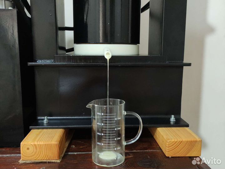 Настоящее конопляное масло холодного отжима