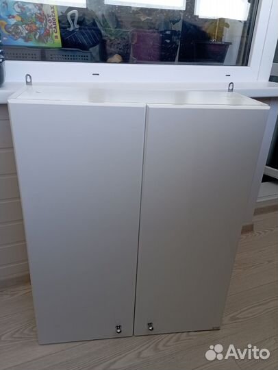 Шкафчик навесной