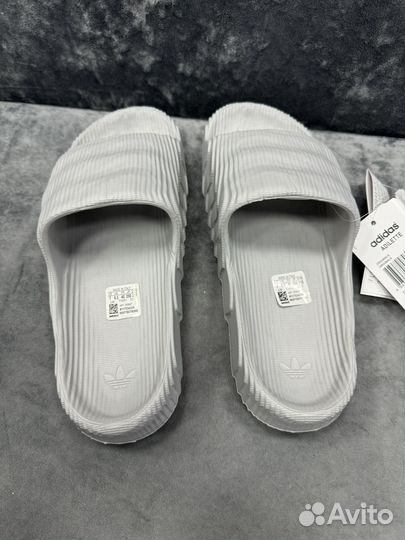 Тапки adidas adilette 22