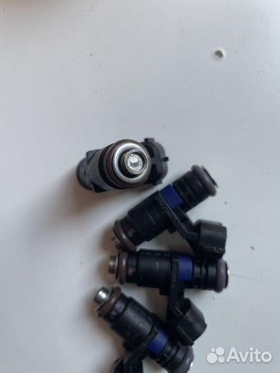 Форсунка топливная 04e906031h