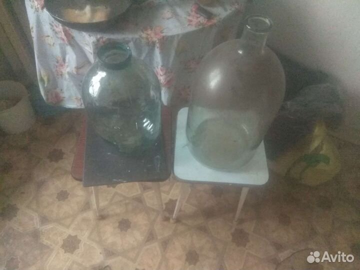 Бутыли и банки