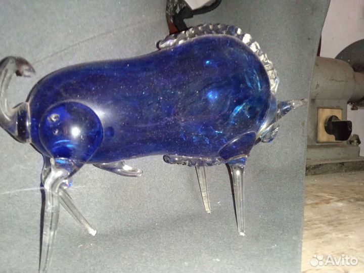 Бычек из стекла