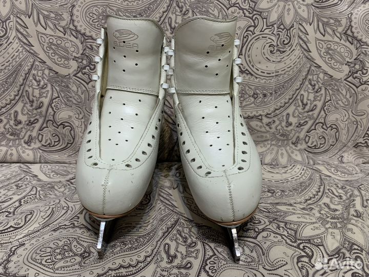 Фигурные коньки edea 225