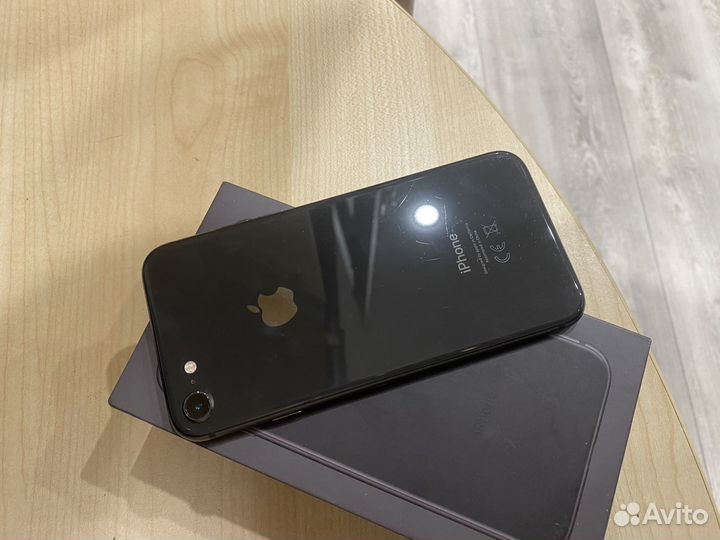 iPhone 8, 64 ГБ