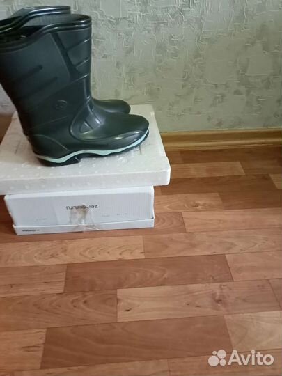 Резиновые сапоги