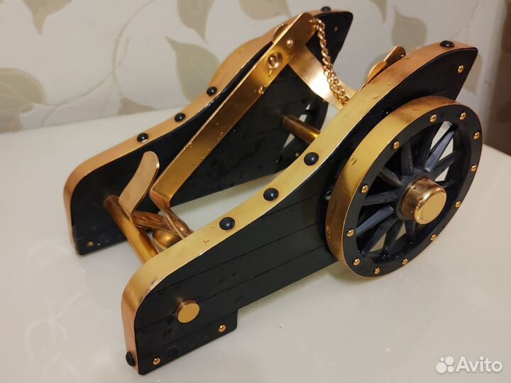 Подставка для бутылки шампанского и др.алкоголя