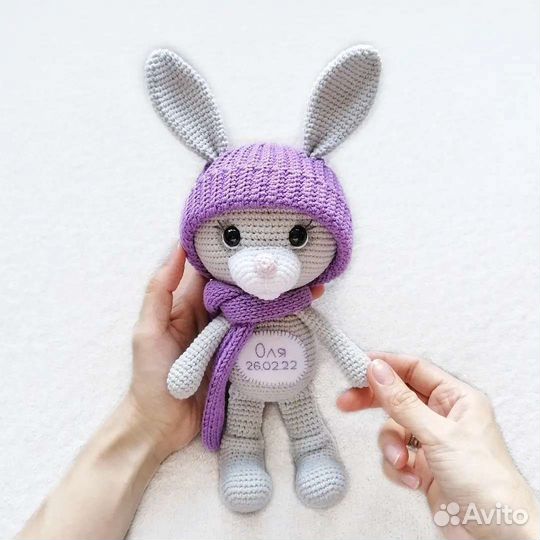 Вязаный зайка с именем