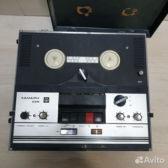 Магнитофон катушечный 