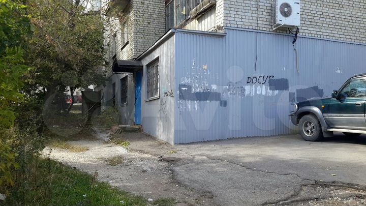 Помещение 300 м² с арендаторами