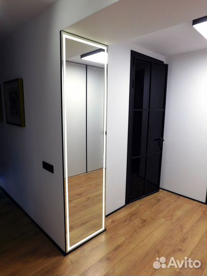 Зеркала в черной рамке с подсветкой на заказ