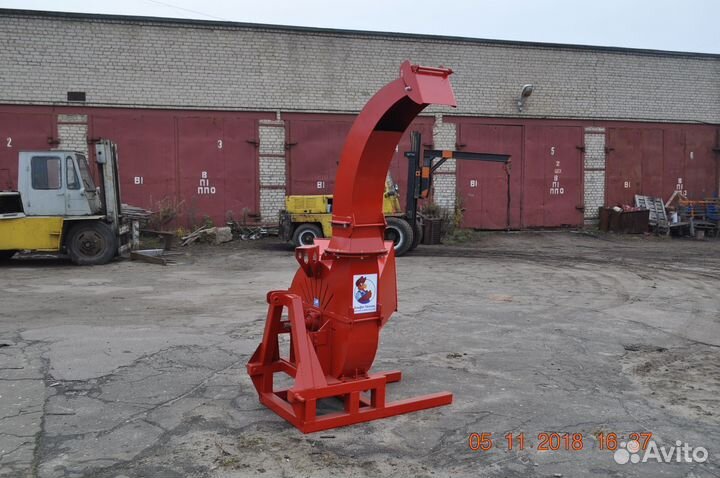 Измельчитель веток дерева С52ивн260