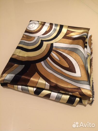 Отрез ткани шелк