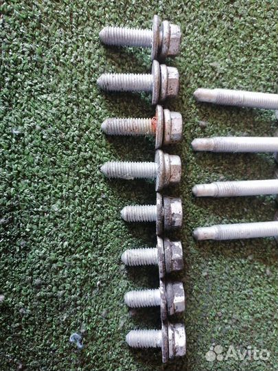 Болт подвески передний Audi A6 C6 ccea 2010