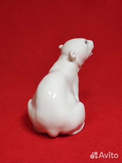 Фарфоровая статуэтка Белый медведь лфз СССР