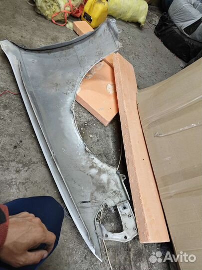 Крыло на toyota mark 2 100 правое