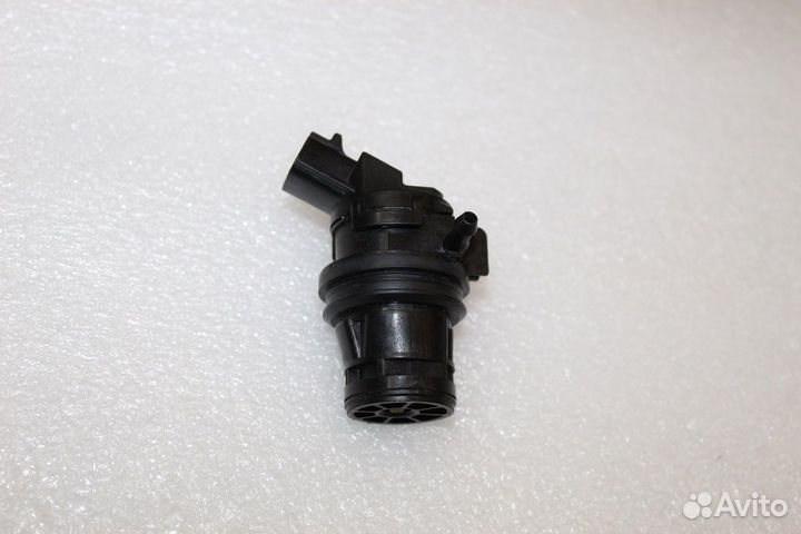 Prado 150 Моторчик омывателя лобового Оригинал 09