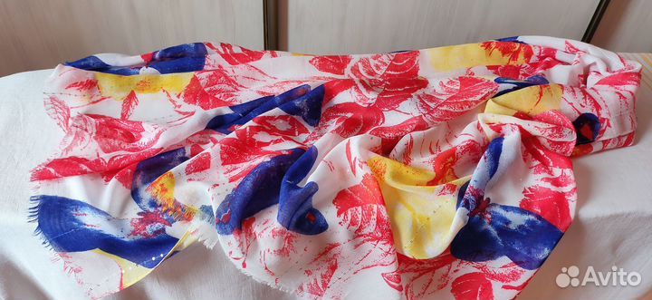 Палантин с пайетками 