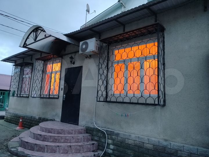 3-к. квартира, 70 м², 1/1 эт.