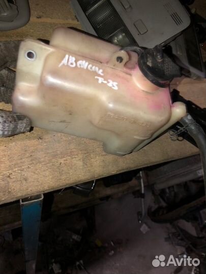 Бачок расширительный Toyota Avensis T250 2.4