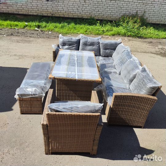 Уличная мебель из искусственного ротанга