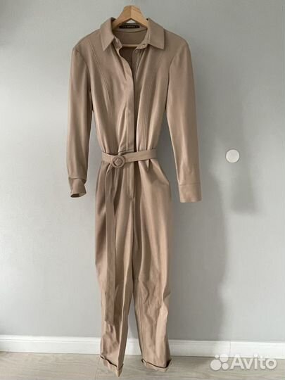 Песочный кожаный комбинзон c поясом(Love Republic)