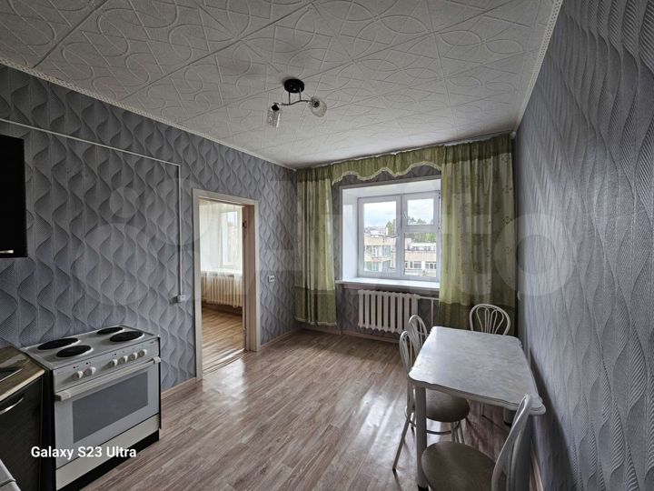Комната 35 м² в 2-к., 4/4 эт.