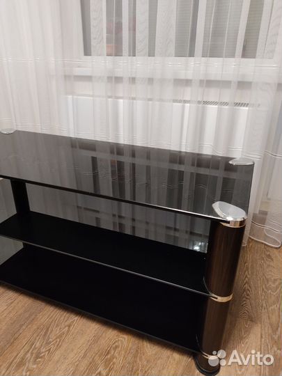 Тумбочка стеклянная