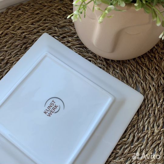 Квадратные тарелки посуда