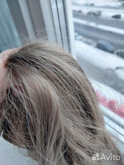 Волосы на заколках, шеньон, русые