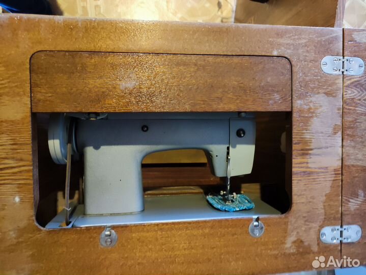 Швейная машина Чайка 3