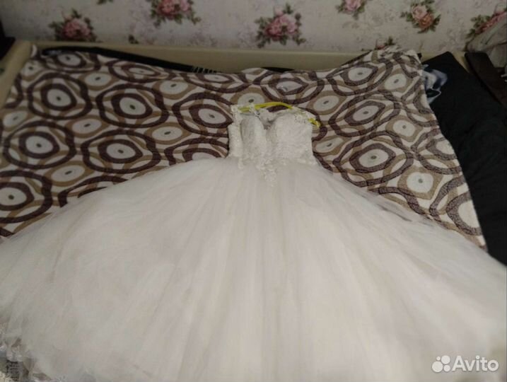 Свадебное платье