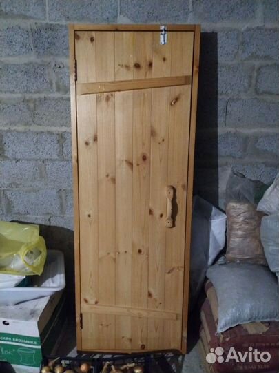 Дверь деревянная в парилку